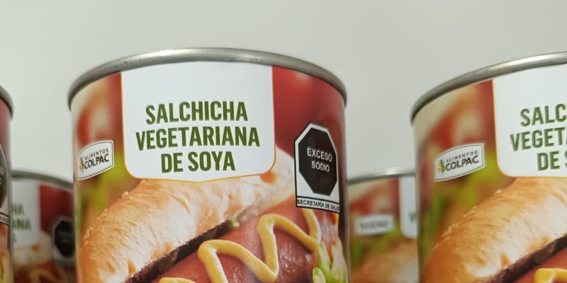 Latas de salchicha vegetariana de soya de Alimentos Colpac
